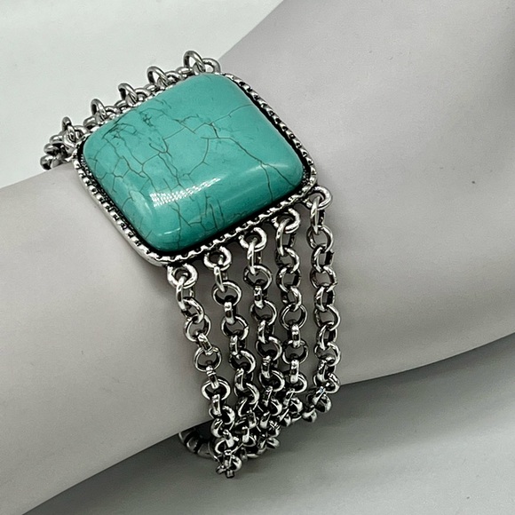 Vintage Jewelry - Faux turquoise silver tone vintage toggle Bracelet